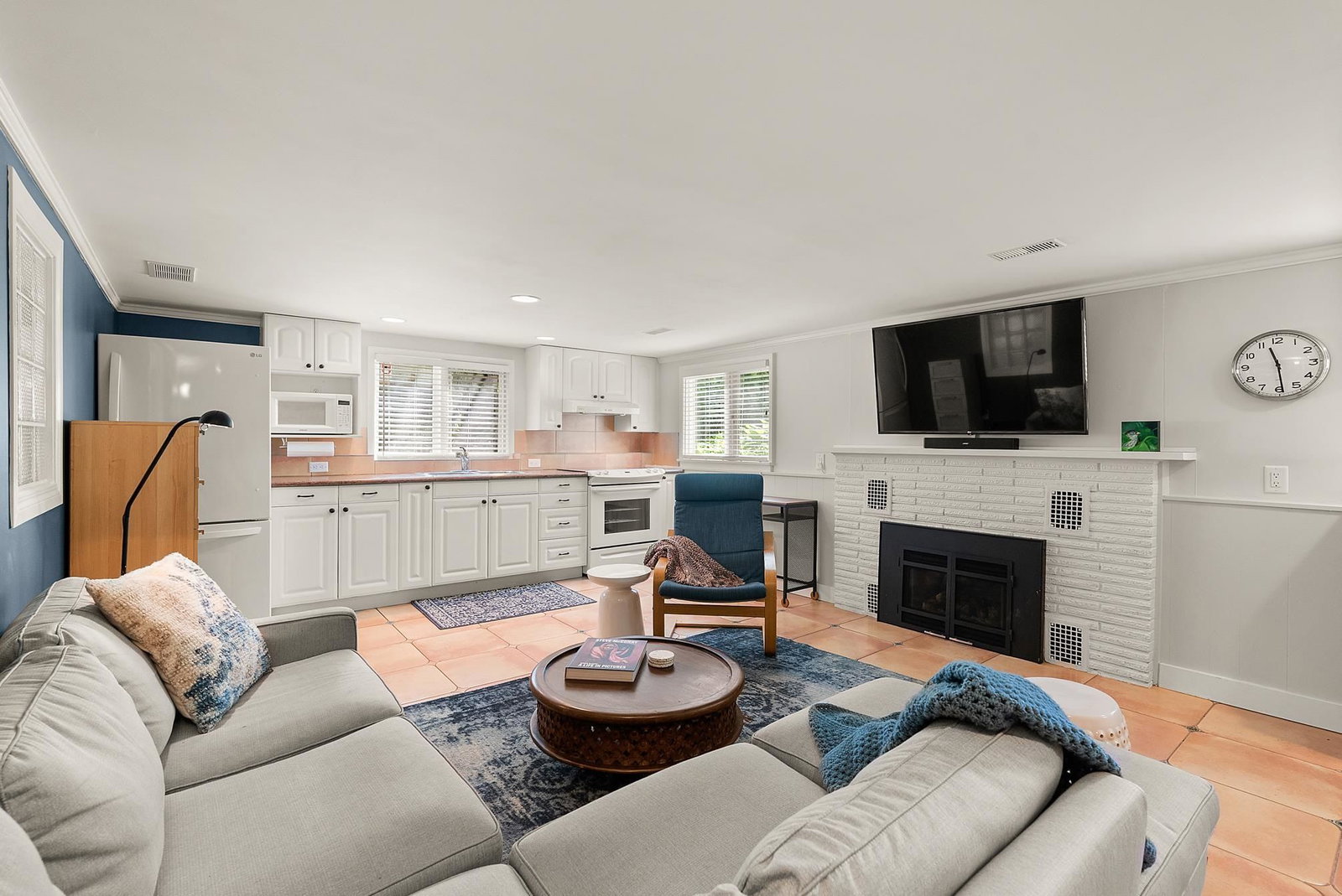 Listing Image 19