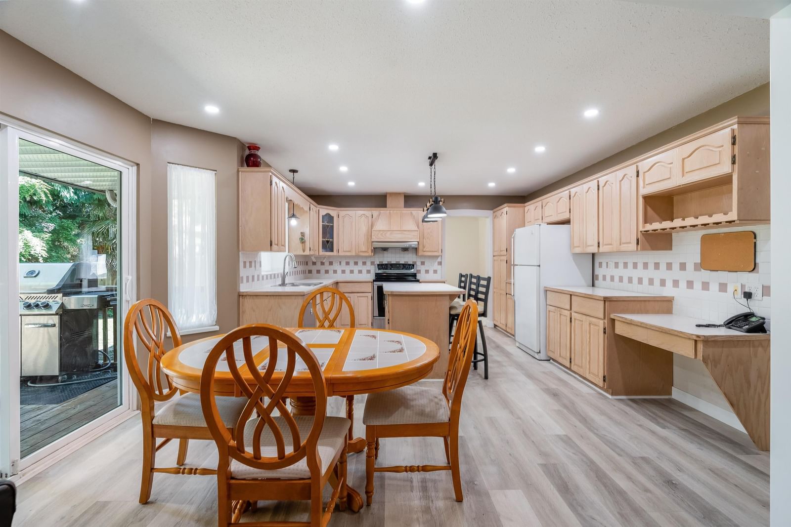 Listing Image 15
