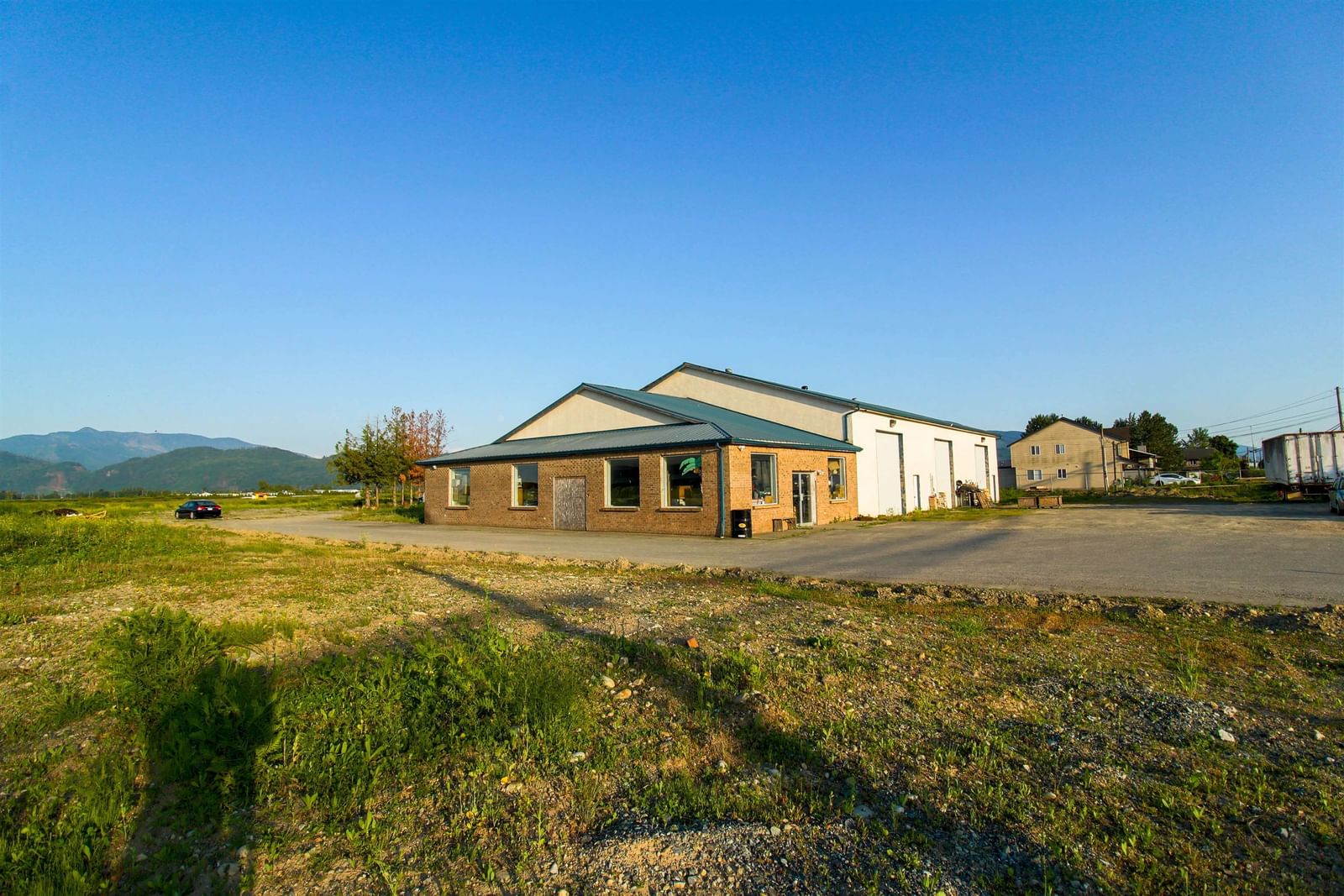 Listing Image 12