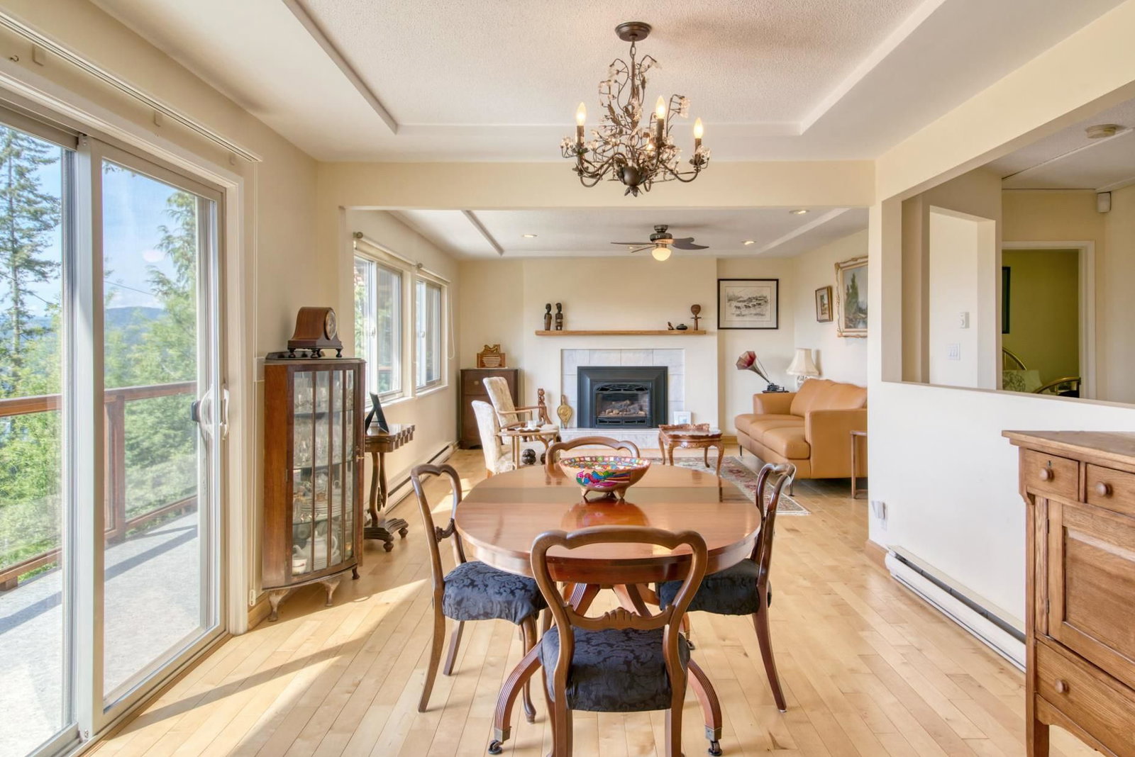 Listing Image 9