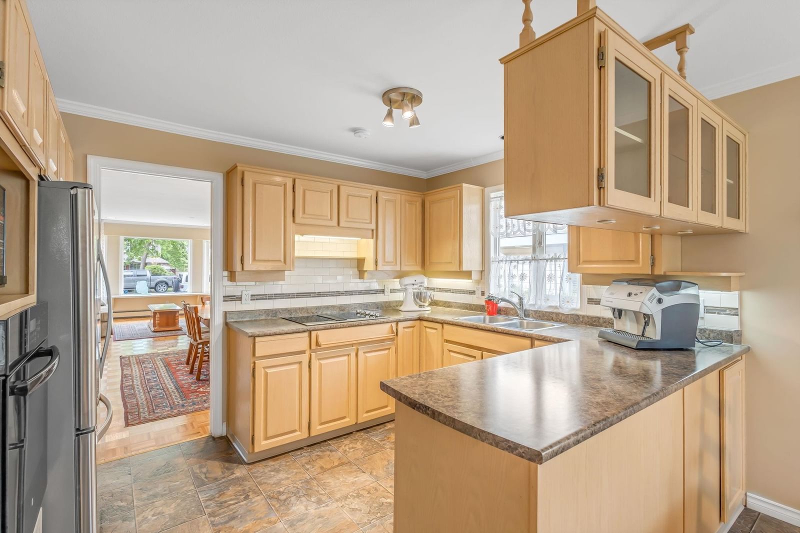 Listing Image 9