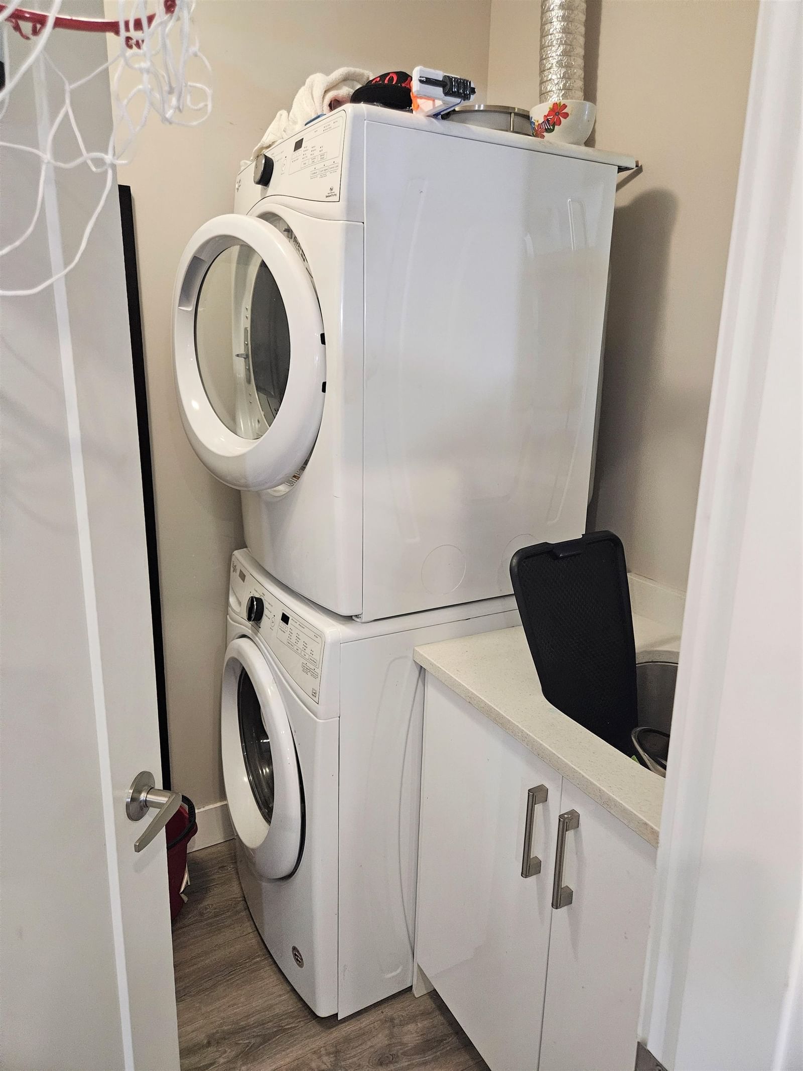 Listing Image 12