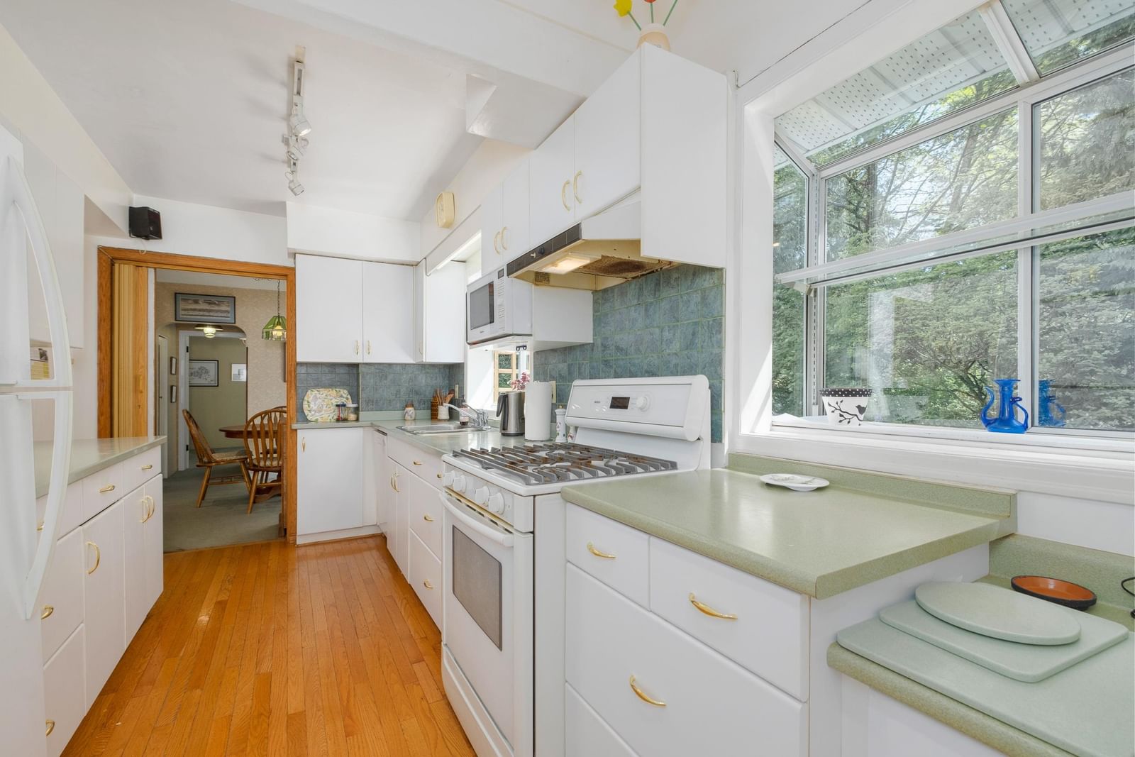 Listing Image 13