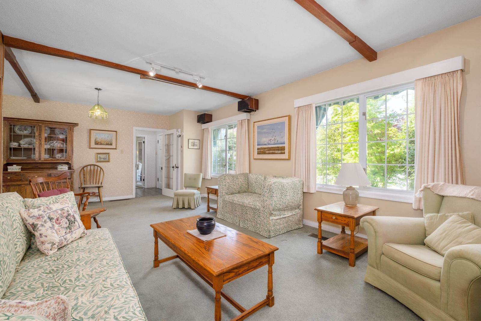 Listing Image 6
