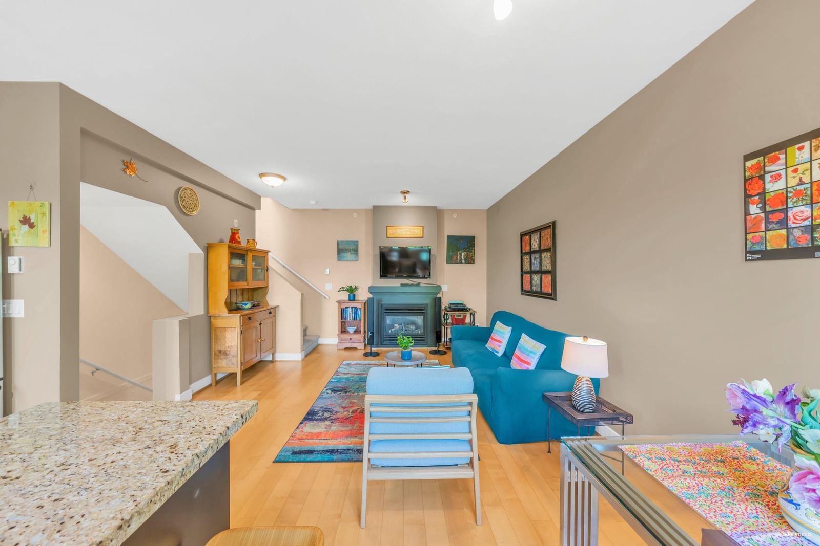 Listing Image 8