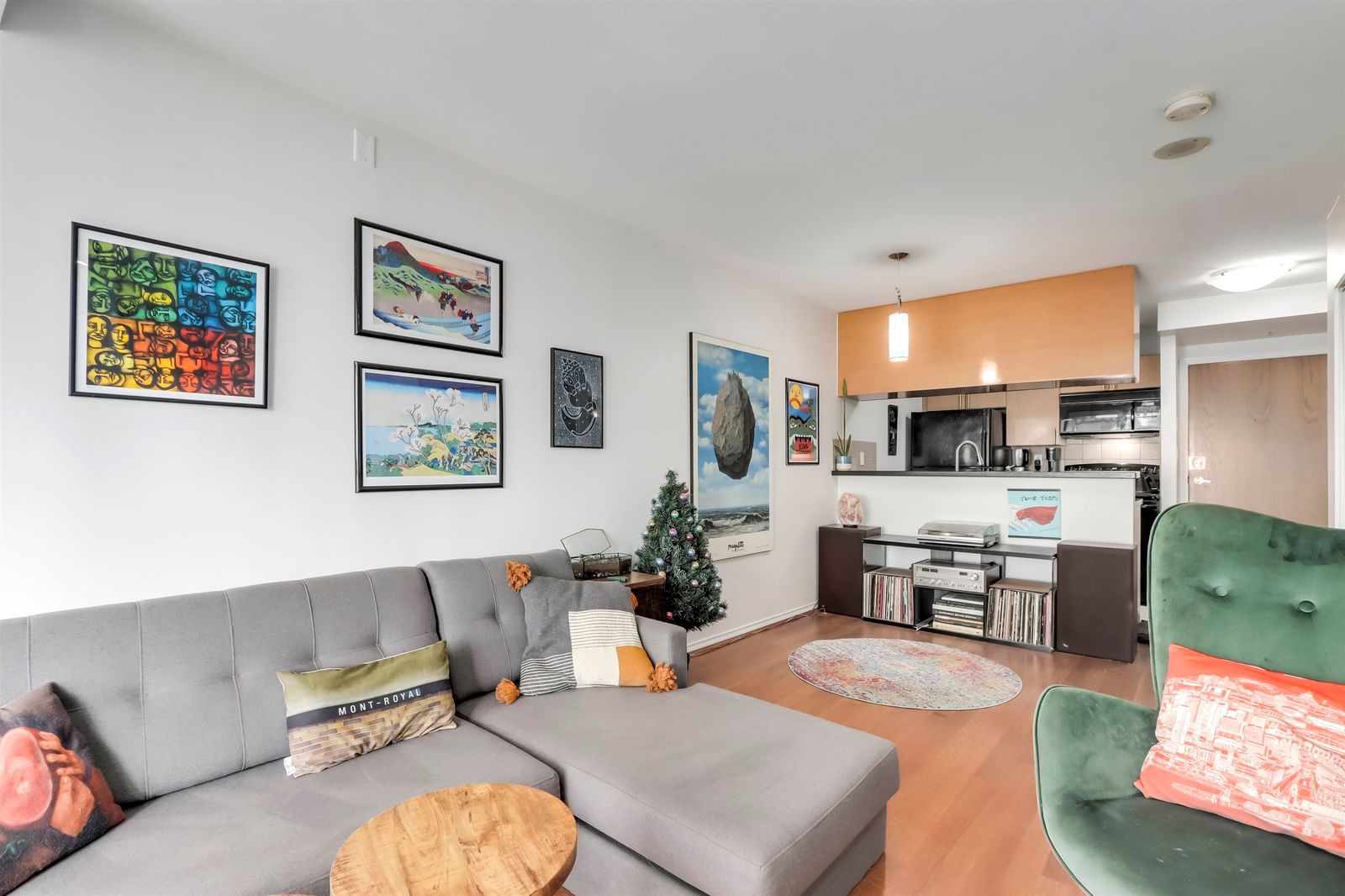 Listing Image 19