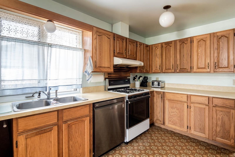 8255 18th Avenue, Burnaby, V3N 1K4 | Image 3