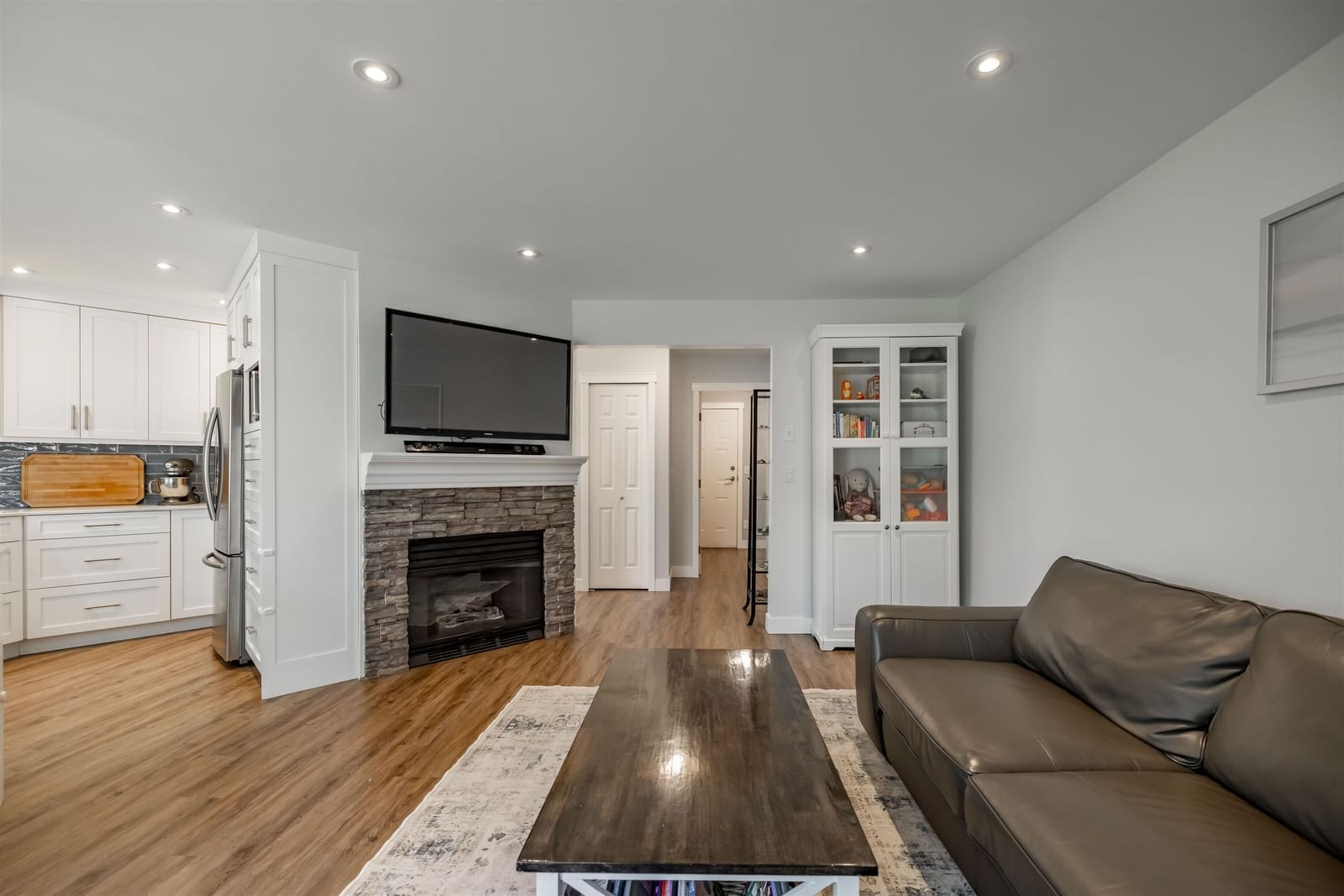 Listing Image 18