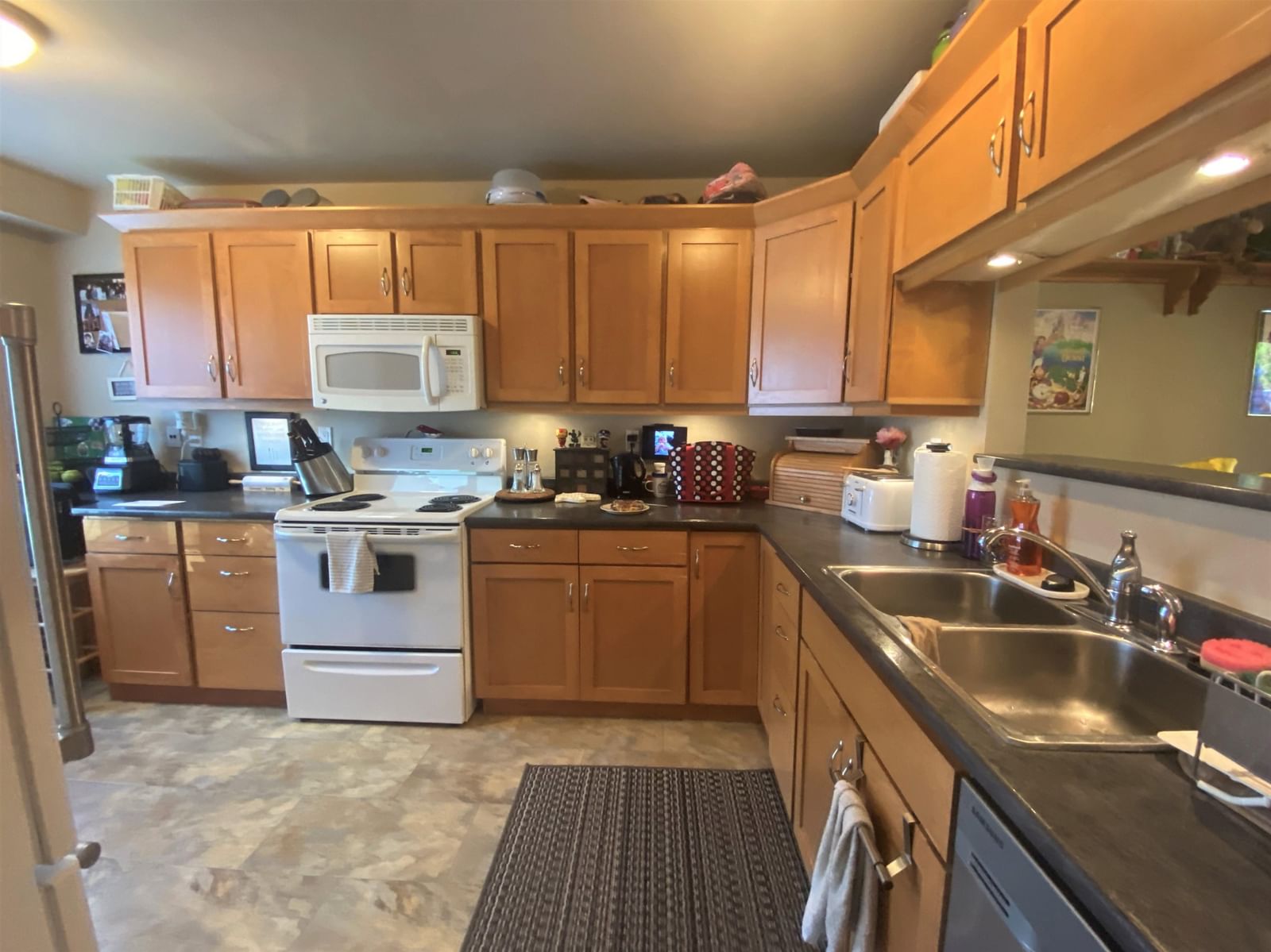 Listing photo 5