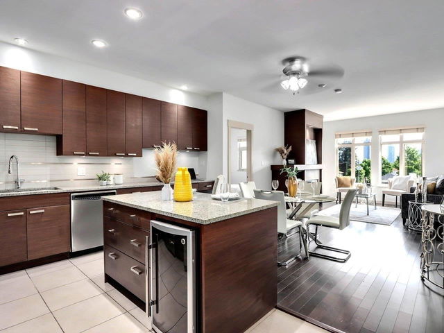 414 - 4365 Hastings Street