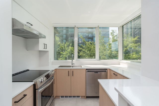305 - 555 Jervis Street