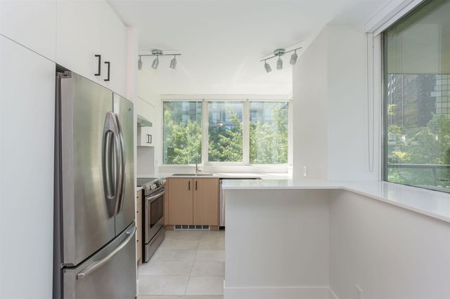 305 - 555 Jervis Street