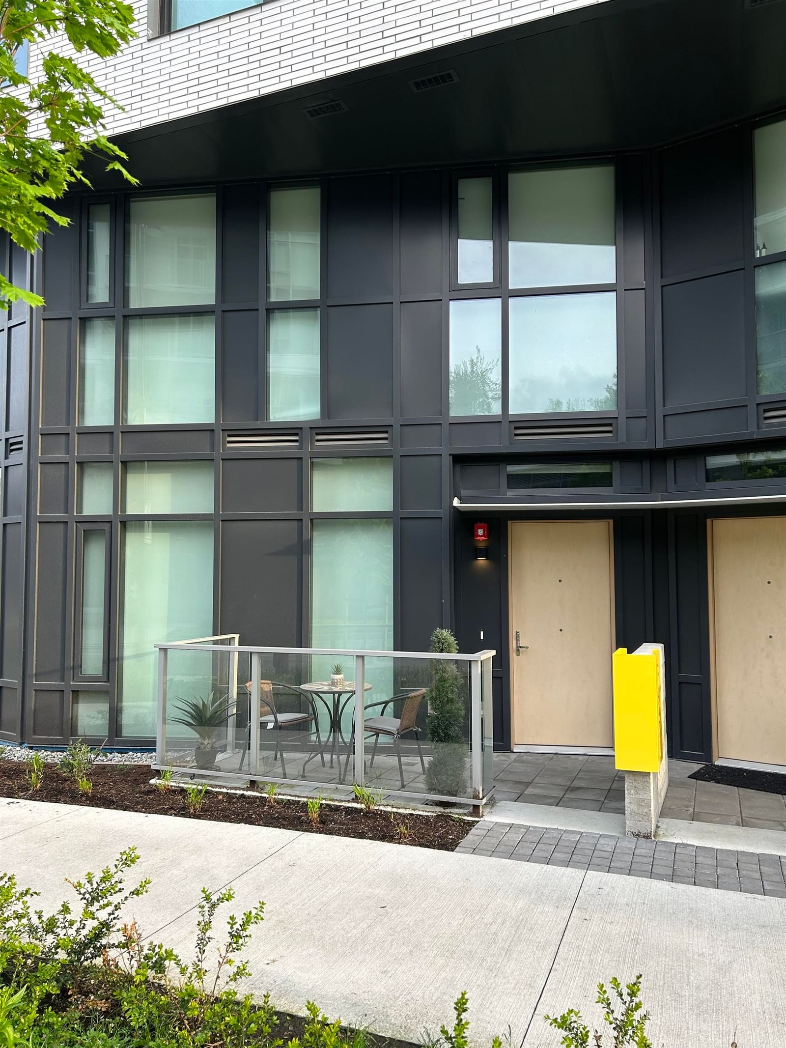 Listing Image 12
