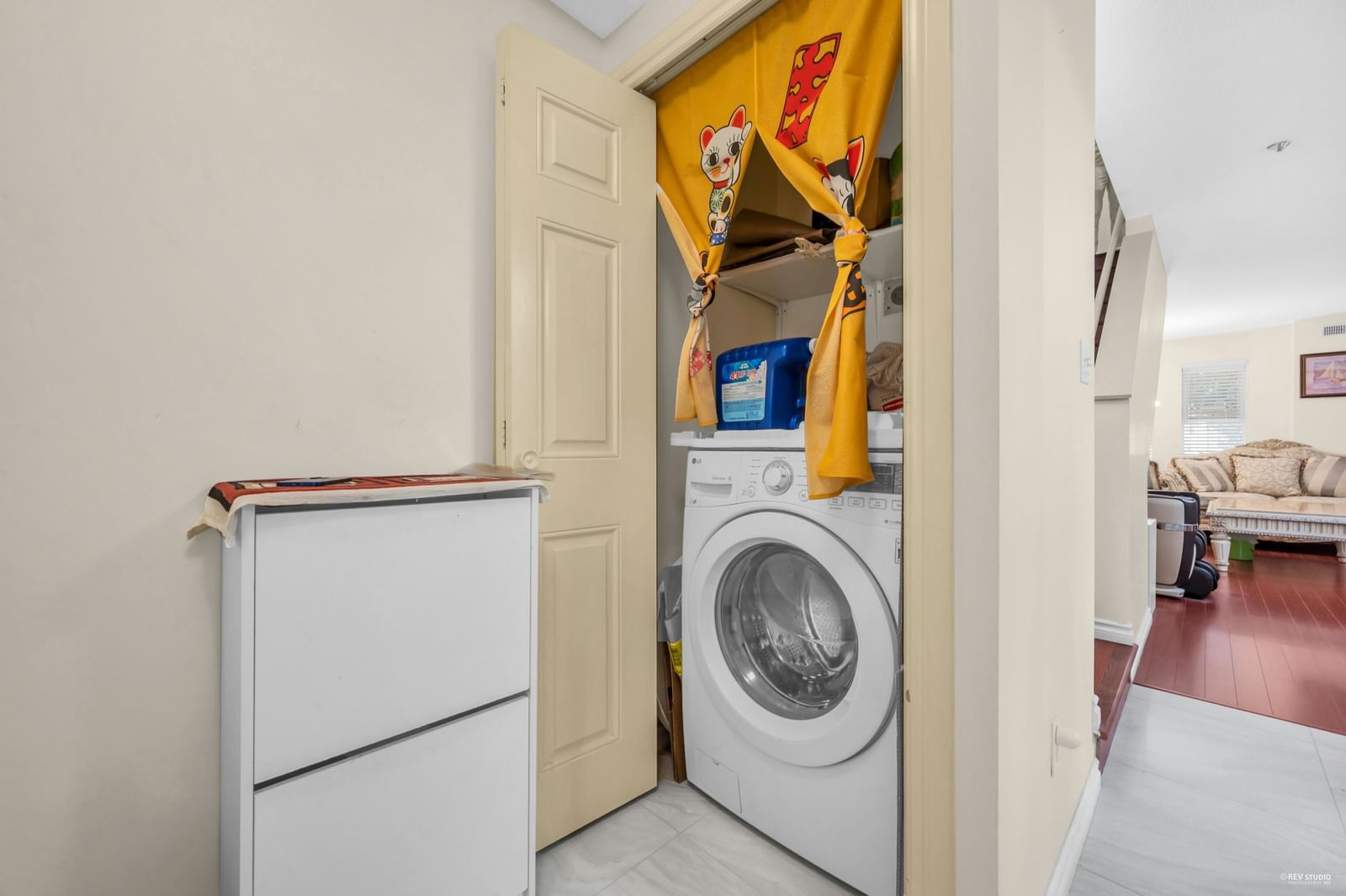 Listing Image 11