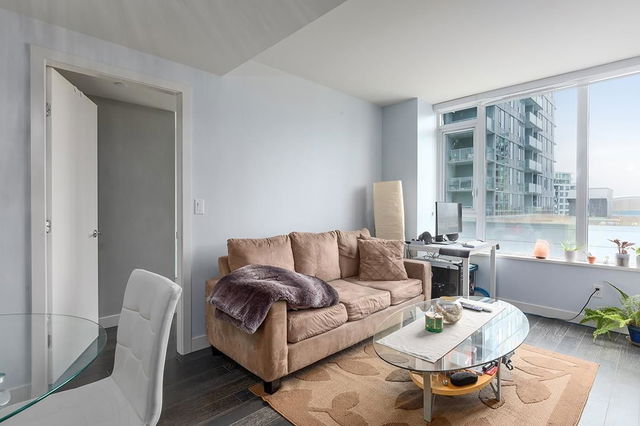 806 - 7488 Lansdowne Road