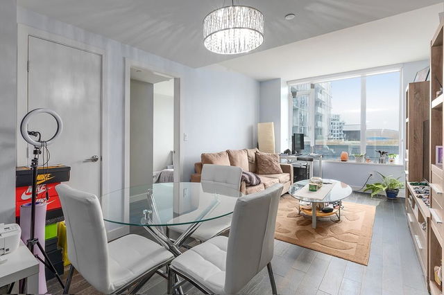 806 - 7488 Lansdowne Road