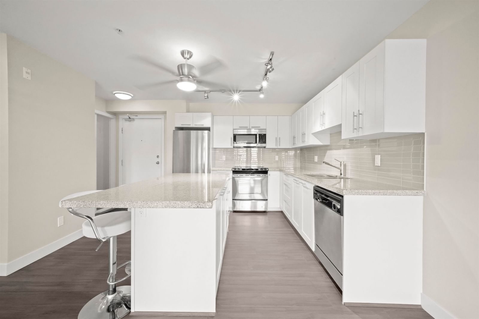 Listing Image 20