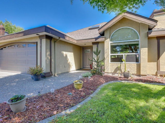 4702 Holly Park Wynd