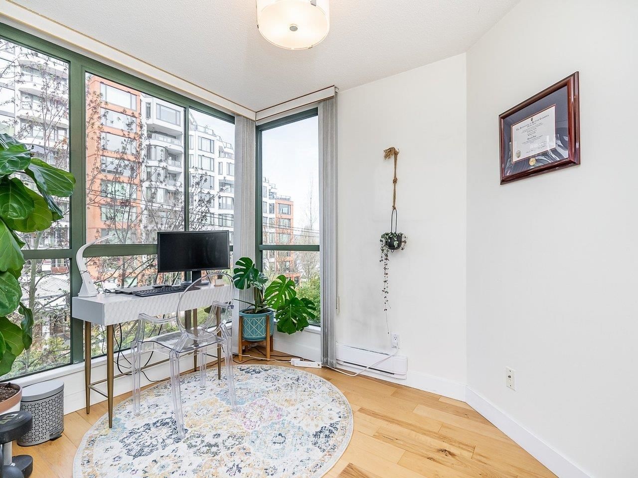 Listing Image 9