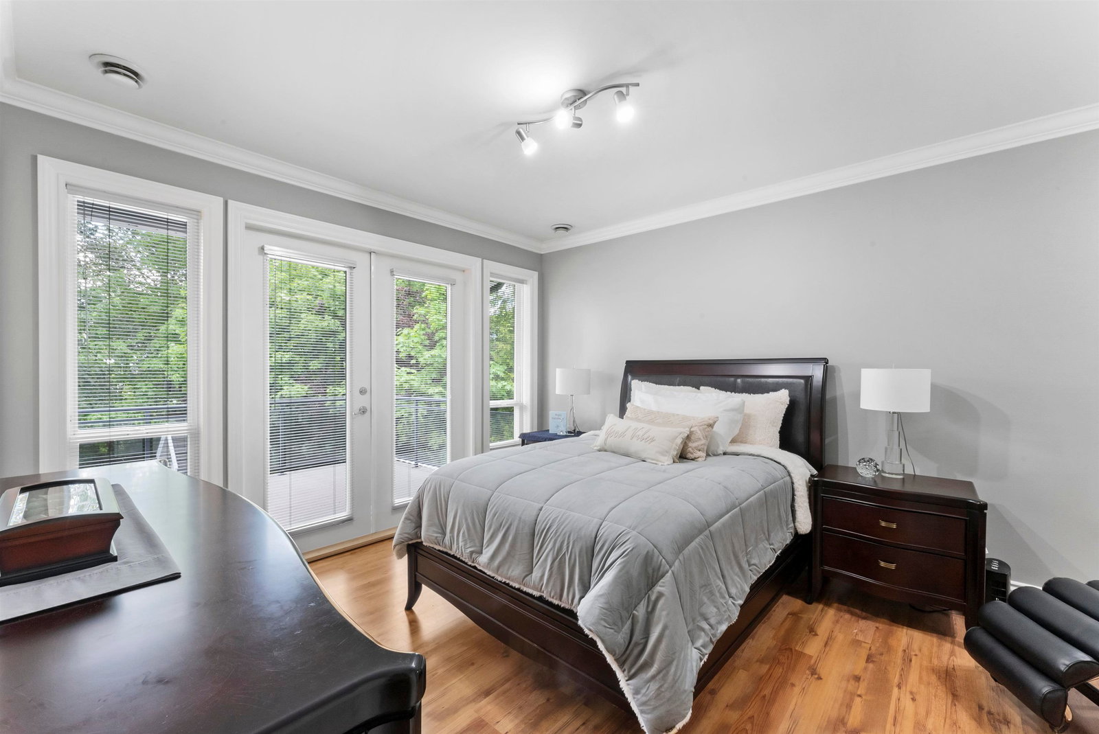Listing Image 24
