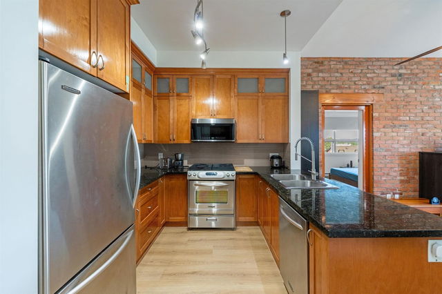 404 - 250 Salter Street