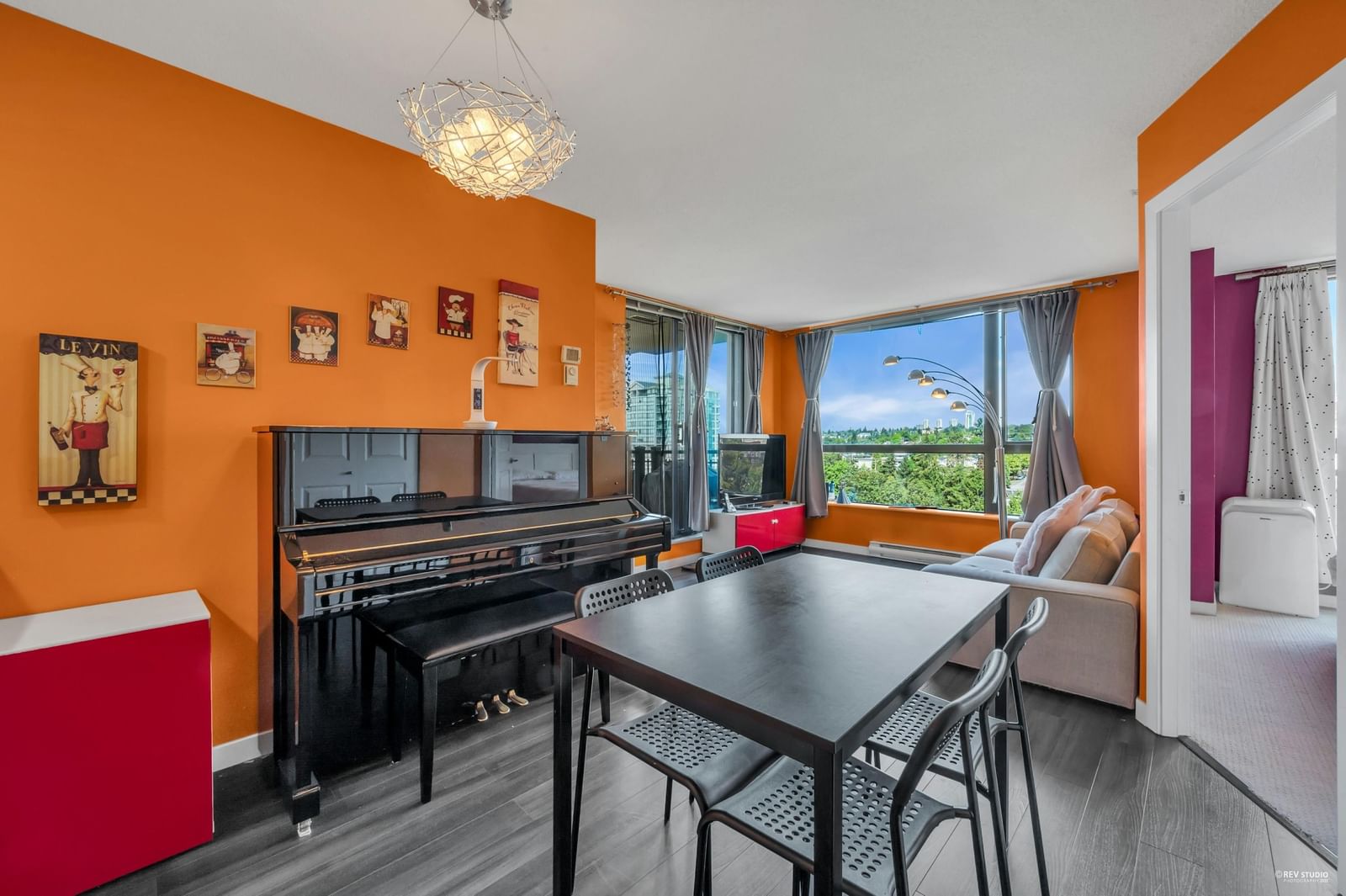 Listing Image 10