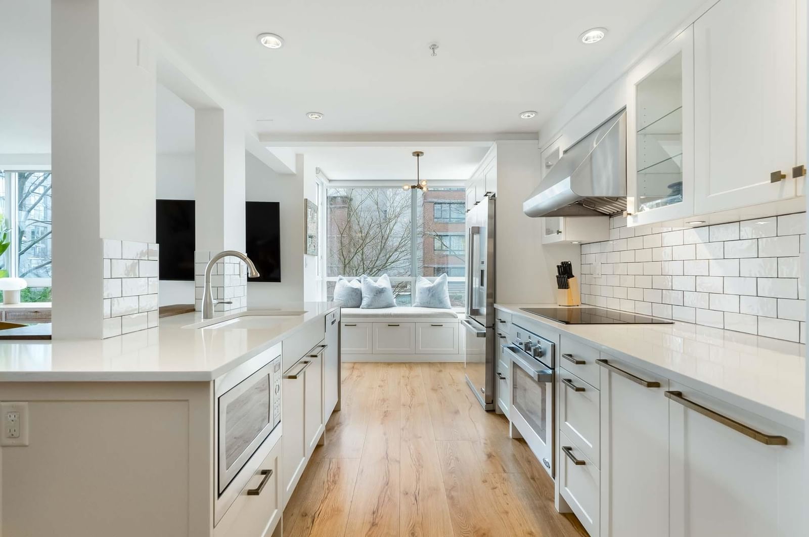 Listing Image 19