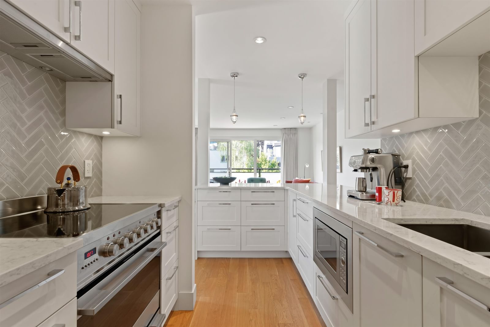 Listing Image 9