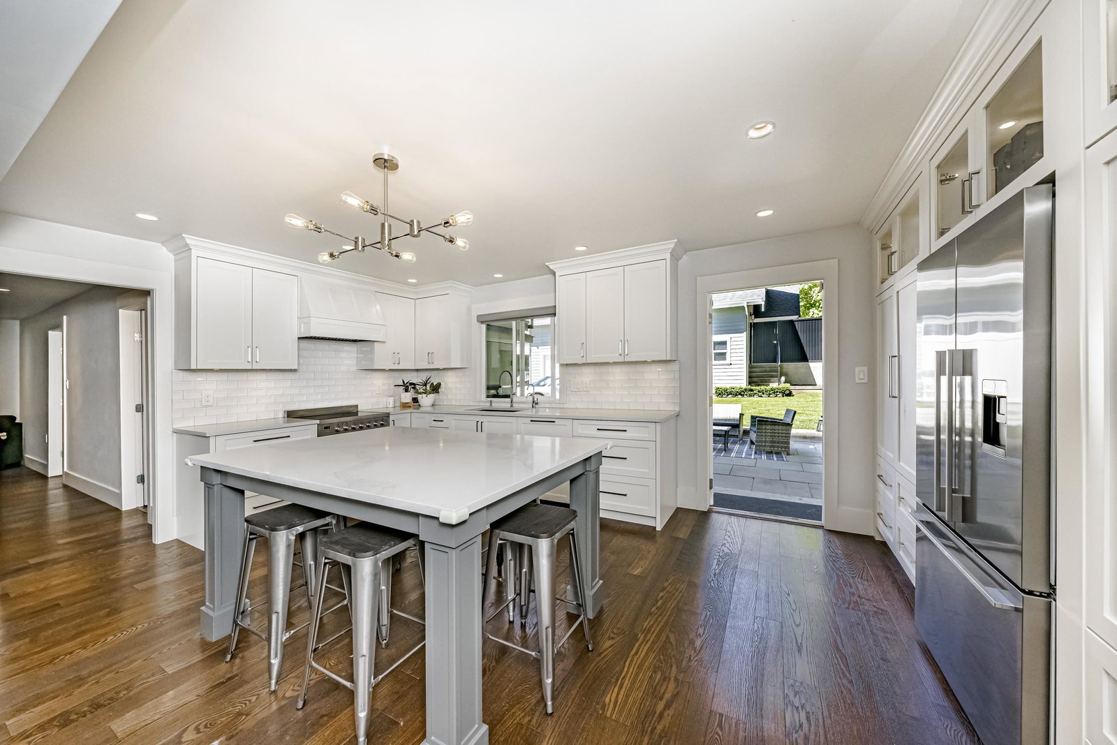 Listing Image 10