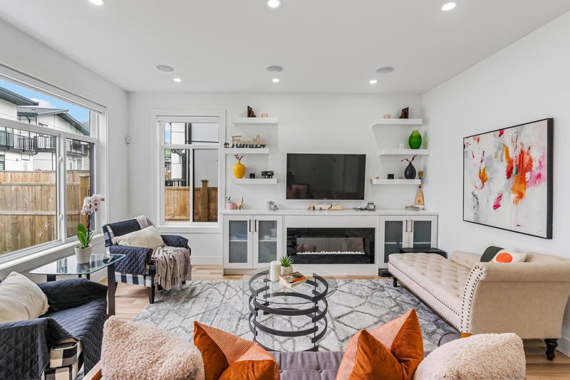 36689 Dianne Brook Avenue, Abbotsford, V3G 2L1 | Image 2