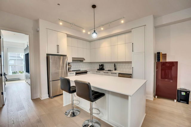 120 - 4638 Orca Way