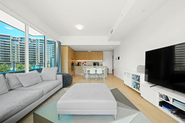 207 - 6622 Pearson Way