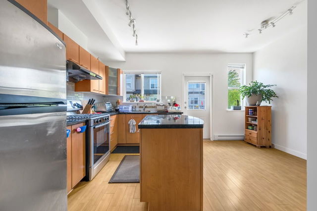 23 - 5988 Lancing Road