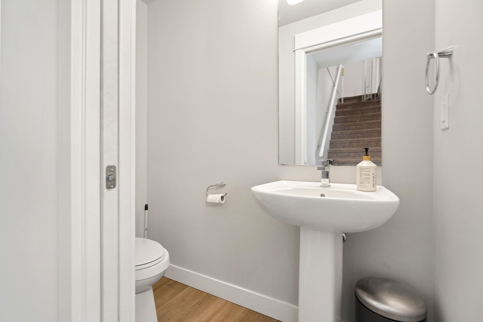 Listing Image 10