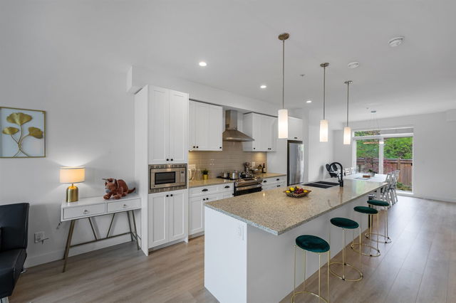 8 - 20487 65 Avenue