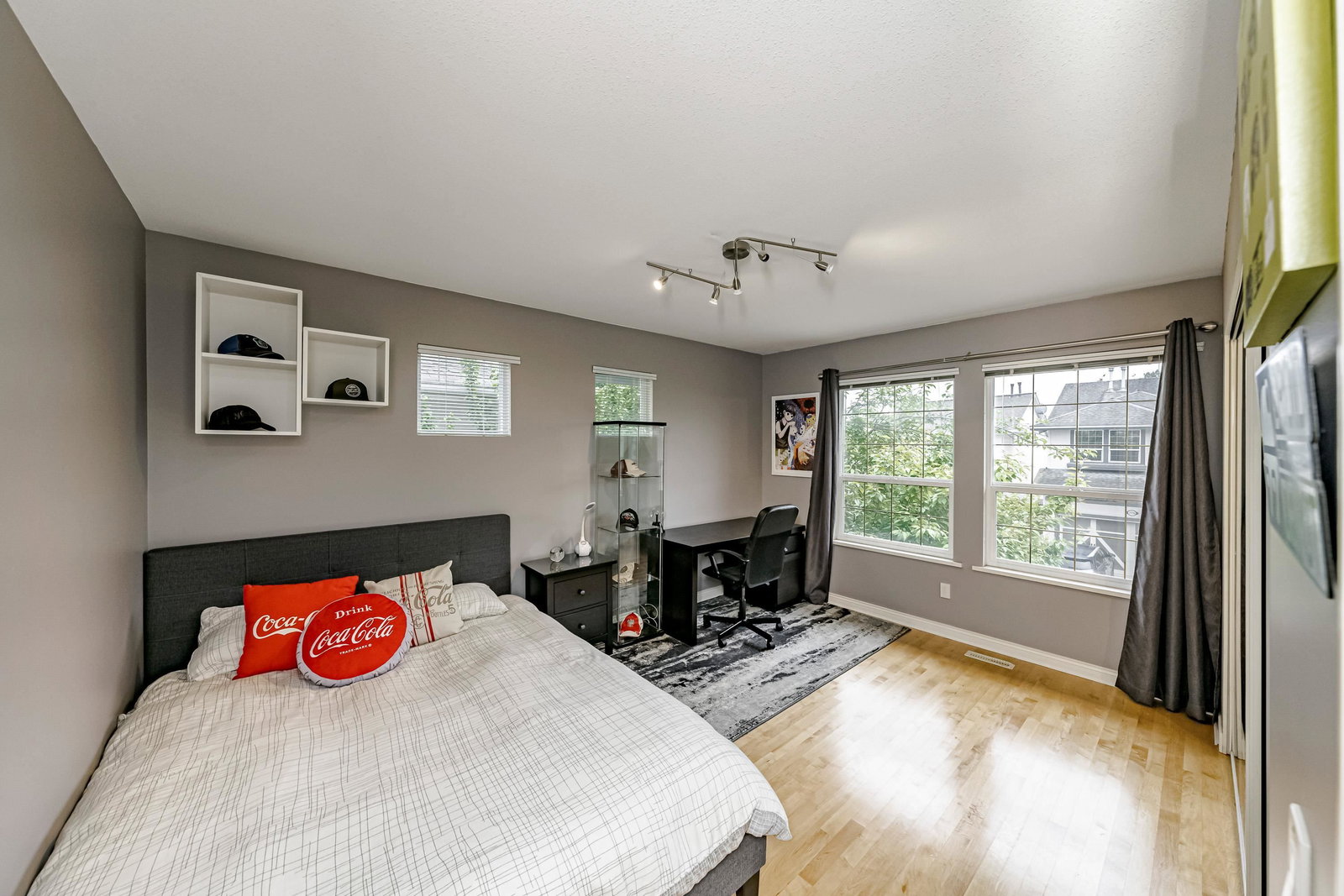 Listing Image 22