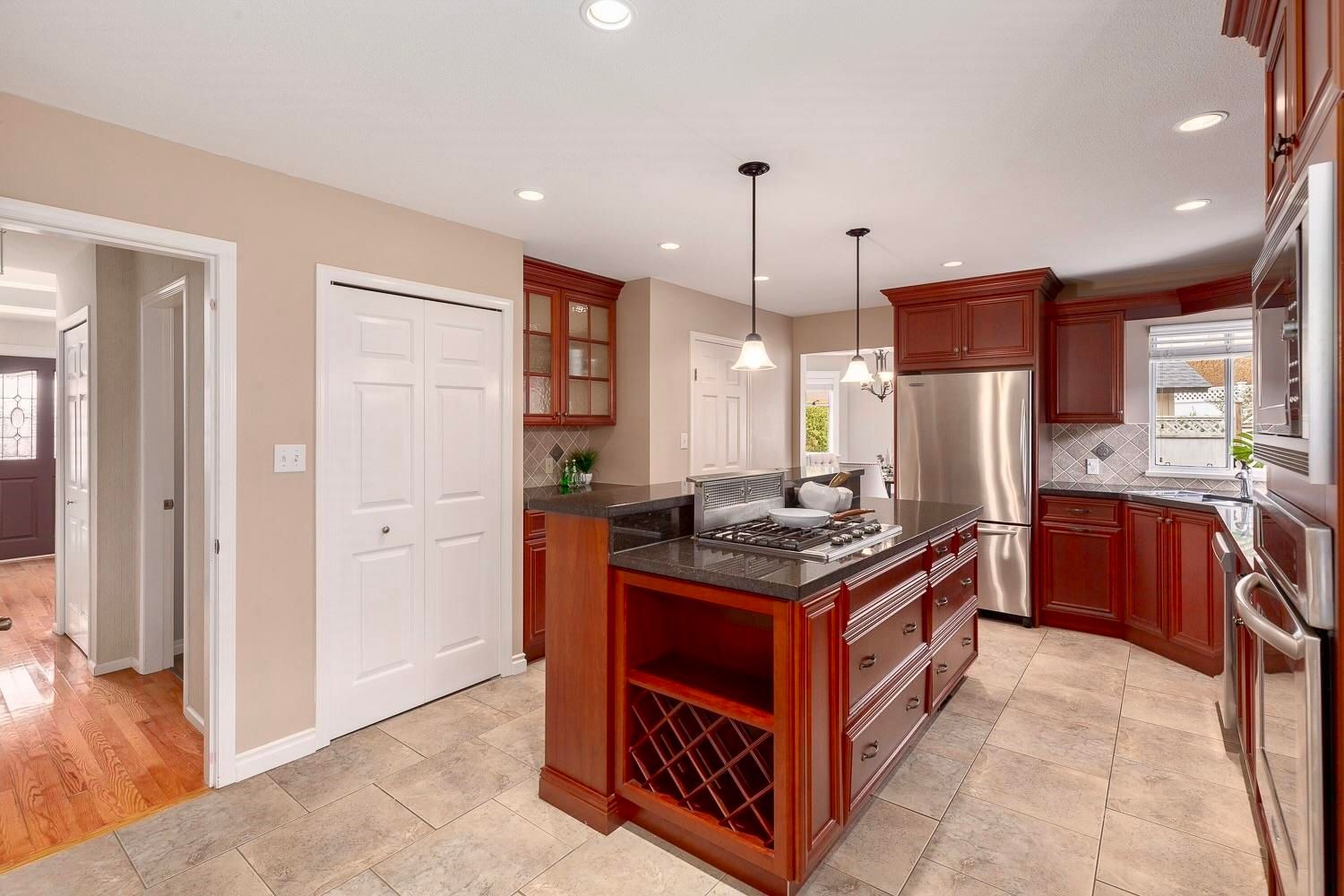 Listing Image 12