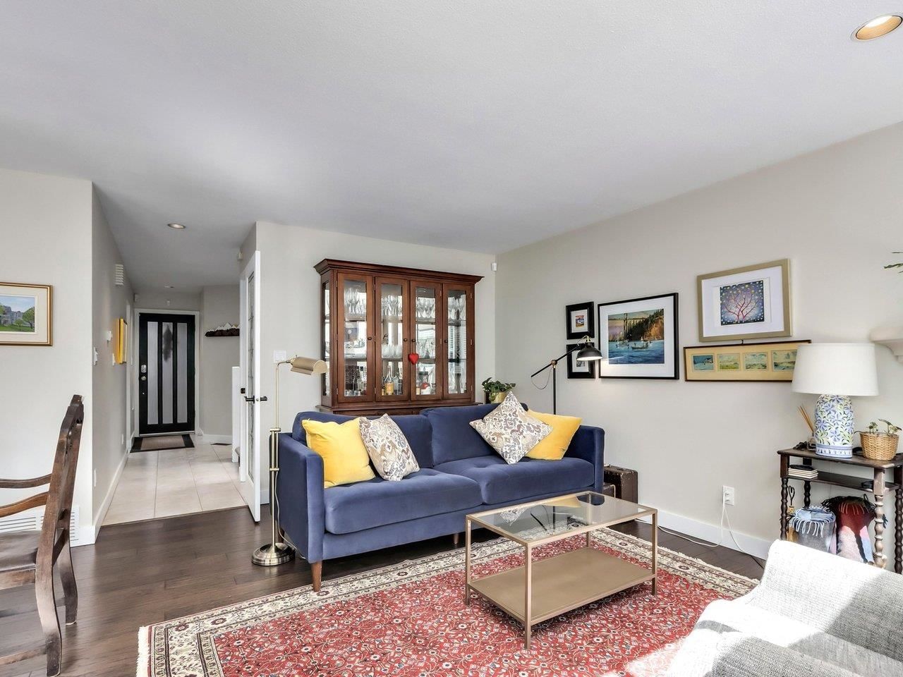 Listing Image 5