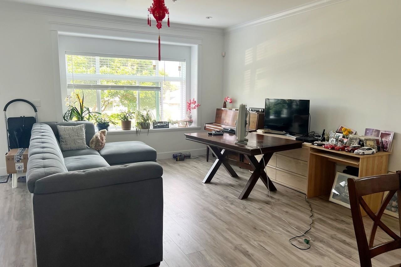 Listing Image 10