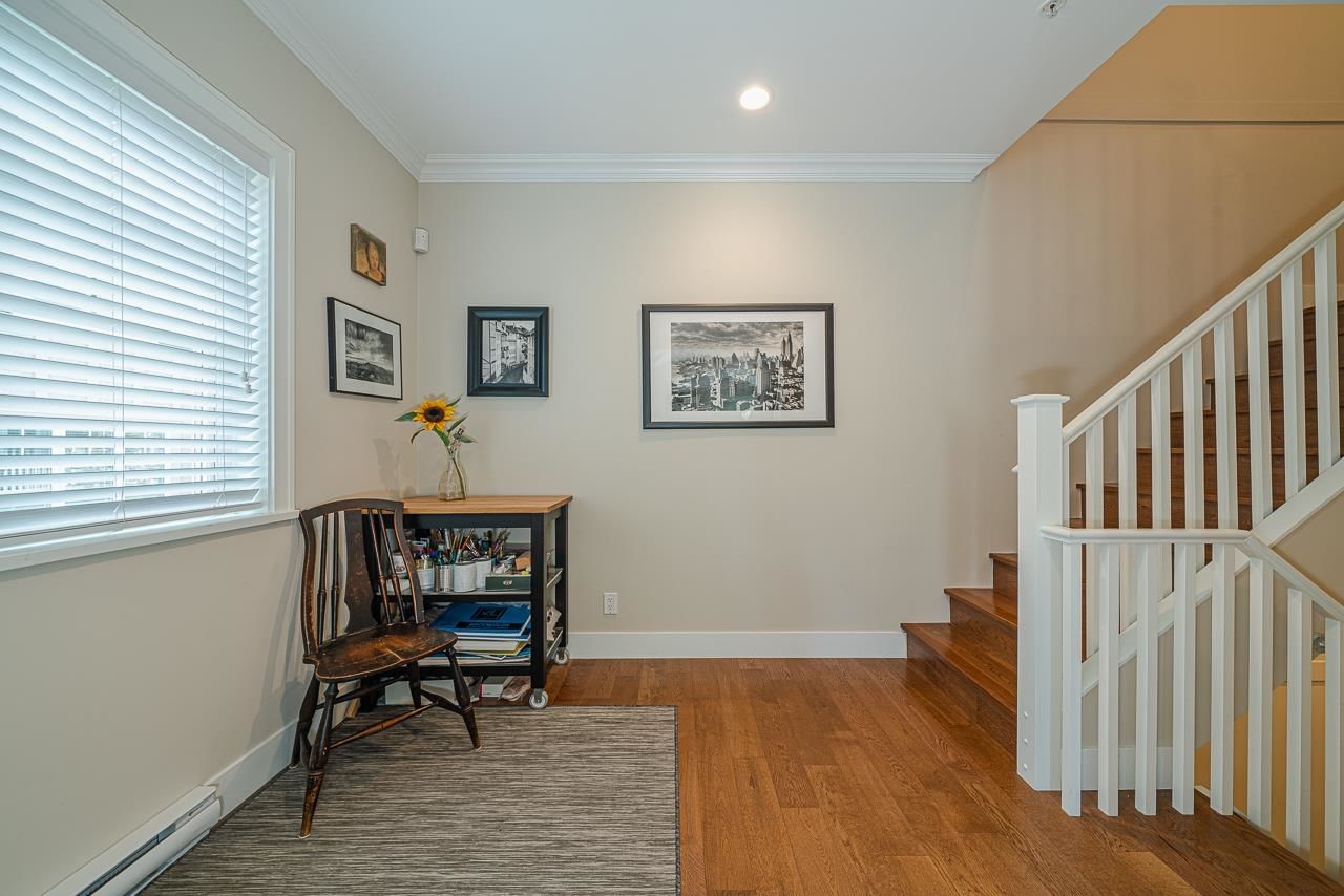 Listing Image 8