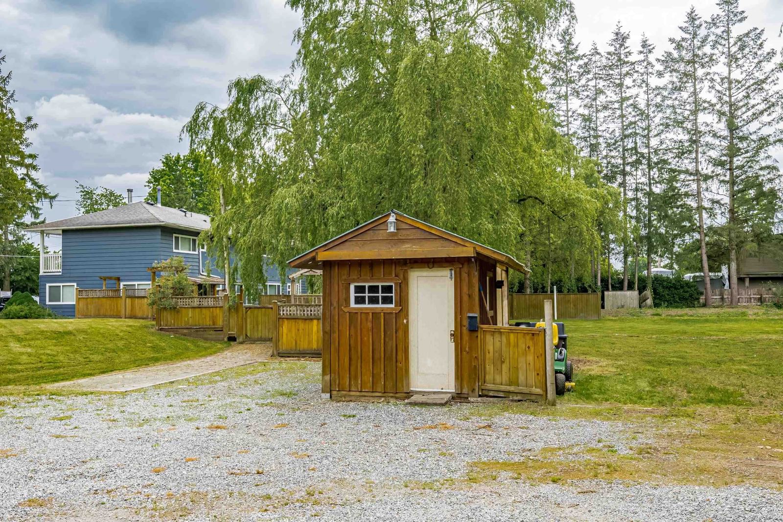 Listing Image 10