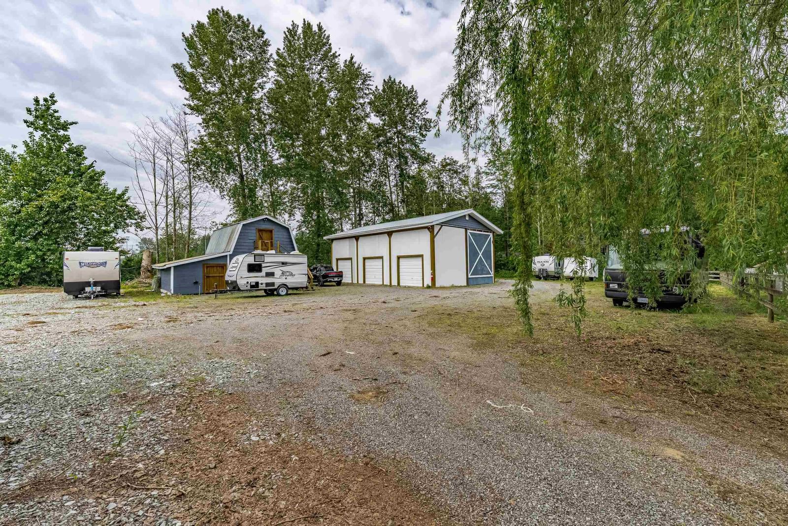 Listing Image 19