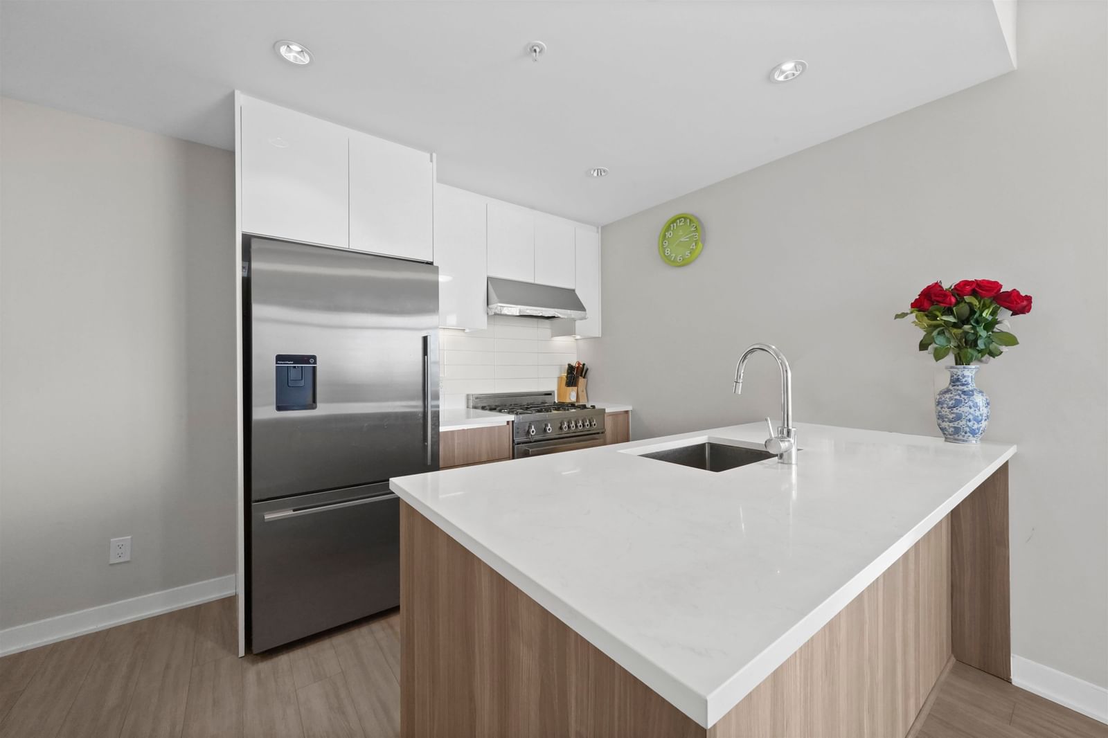 Listing Image 5
