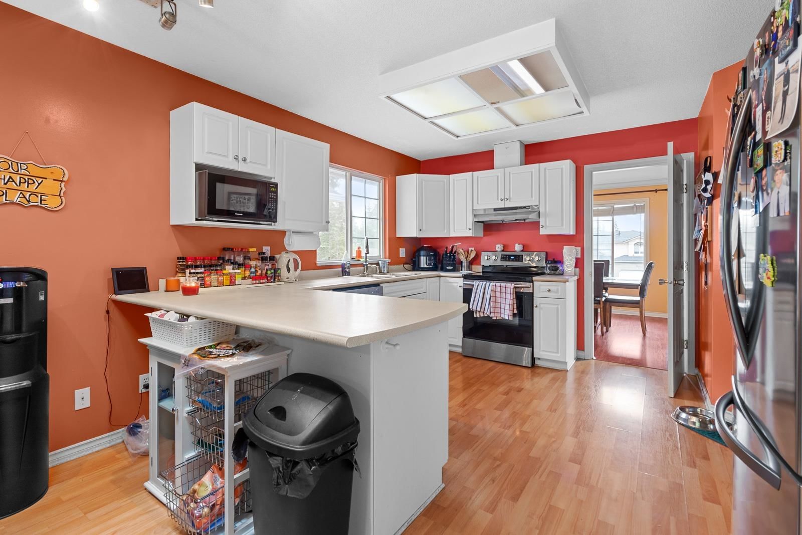 Listing Image 6