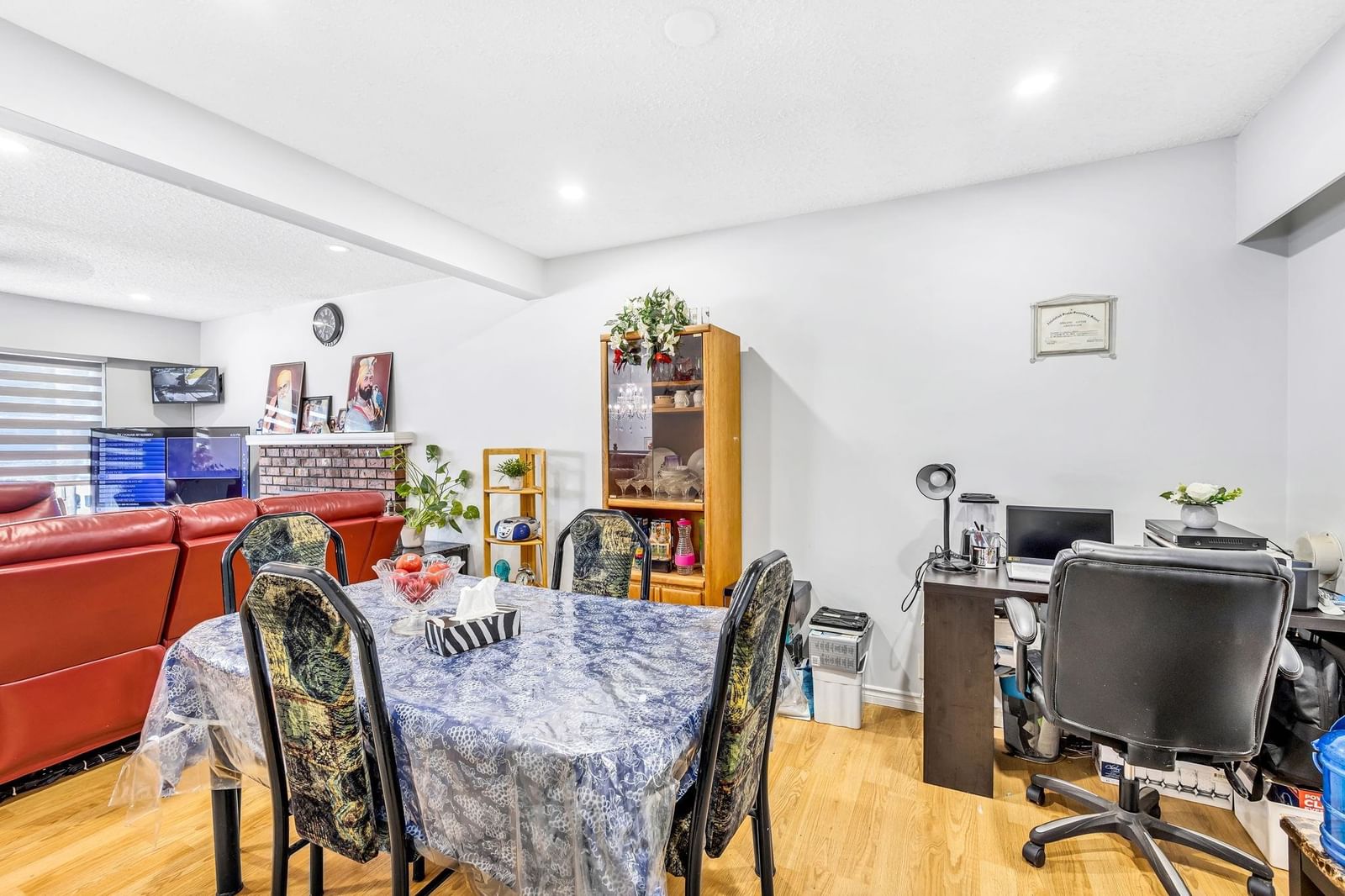 Listing Image 10
