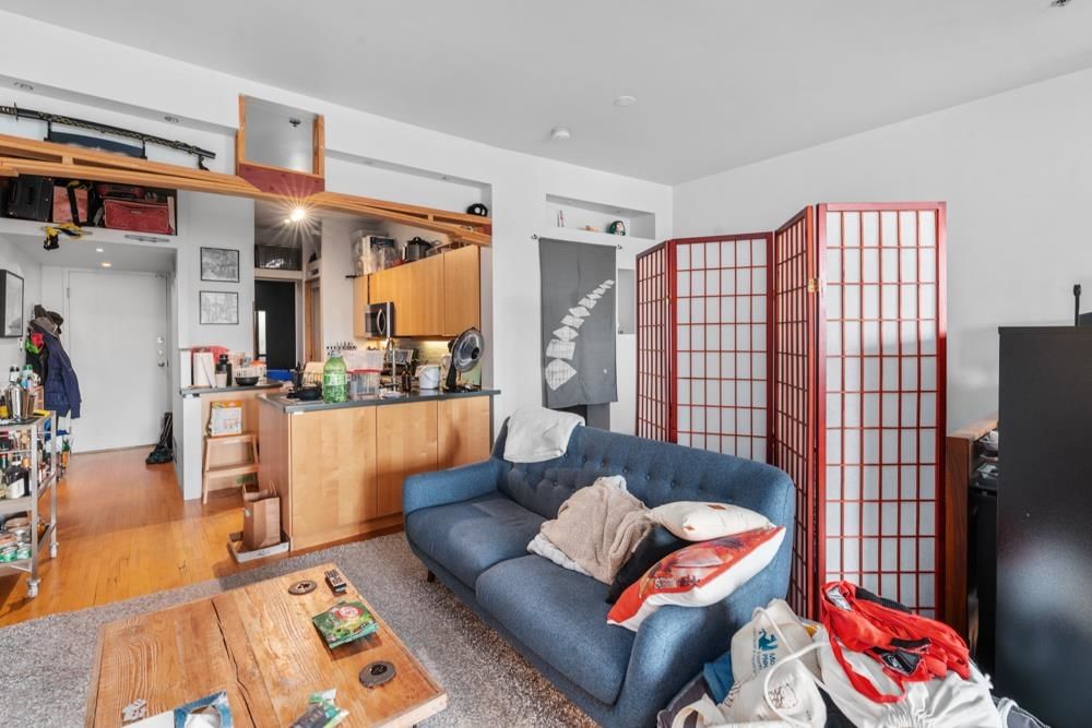 Listing Image 10