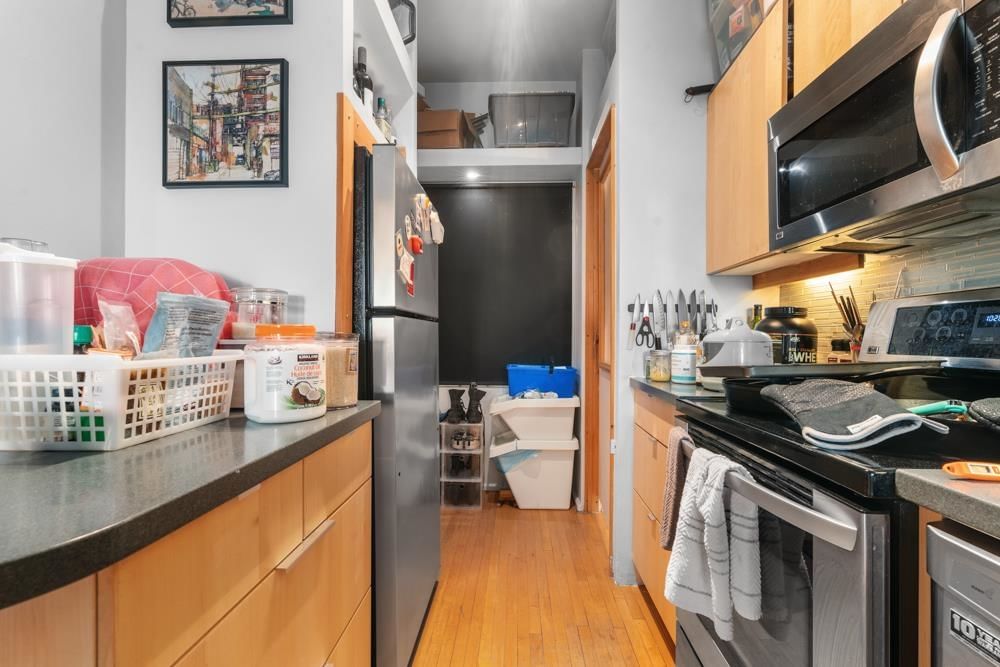 Listing Image 18