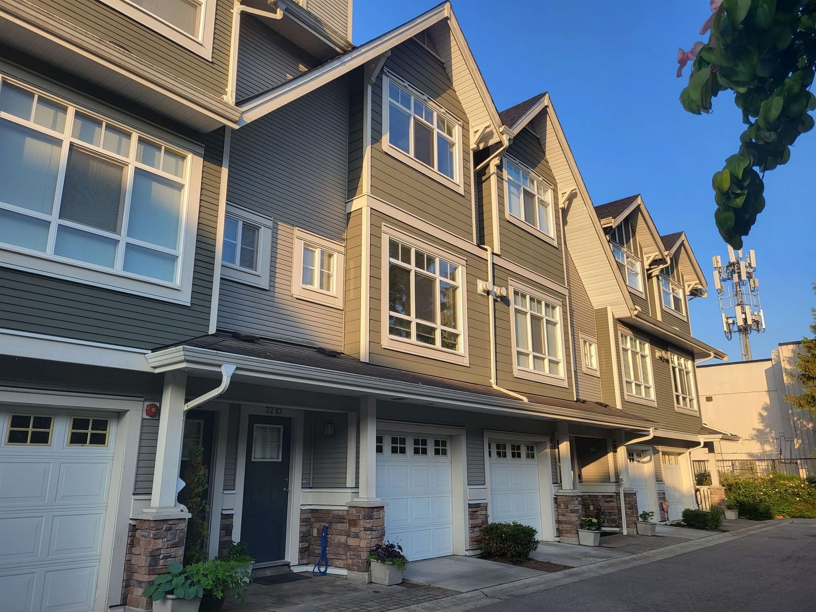 Listing Image 10