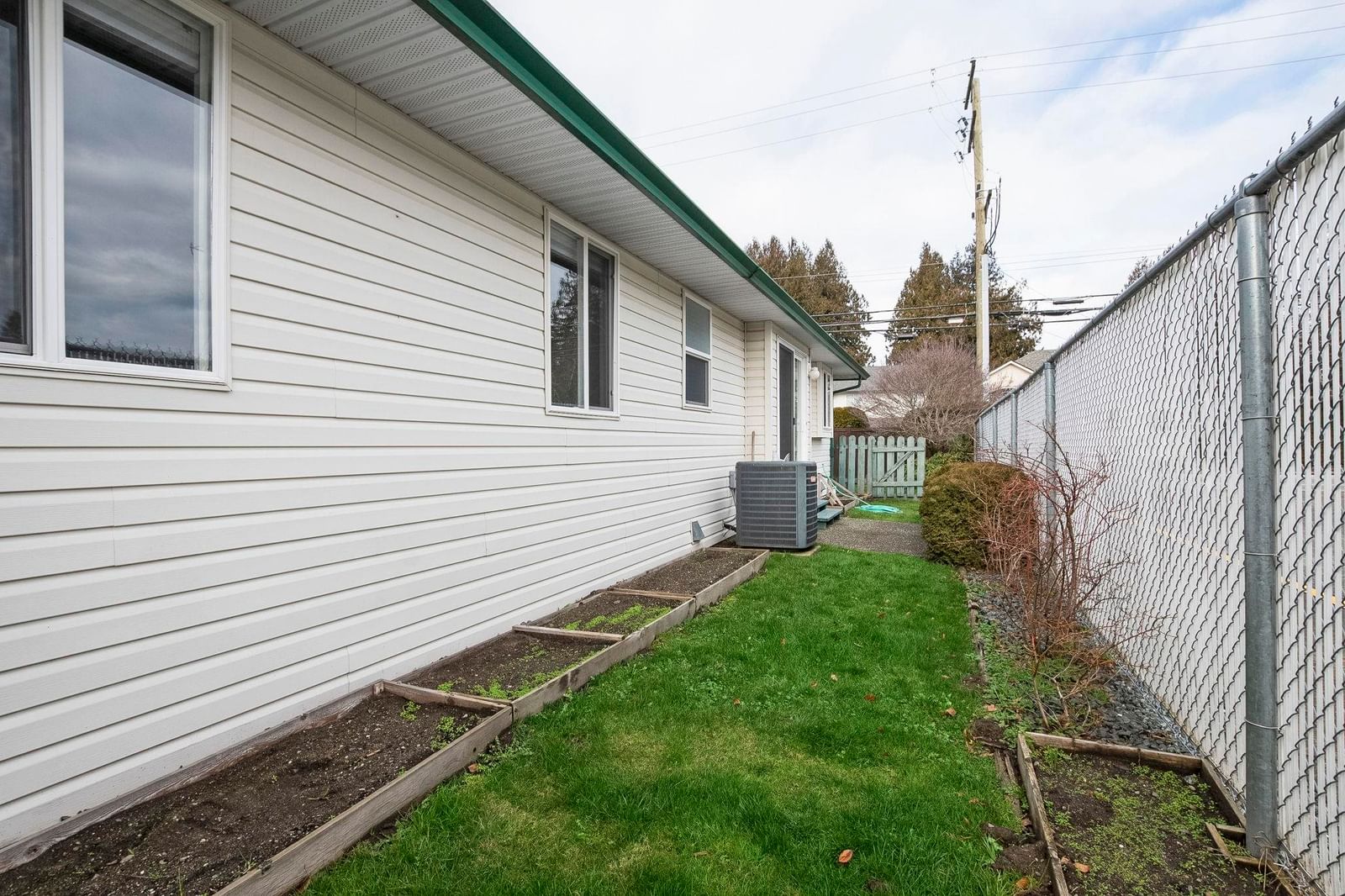 Listing Image 28