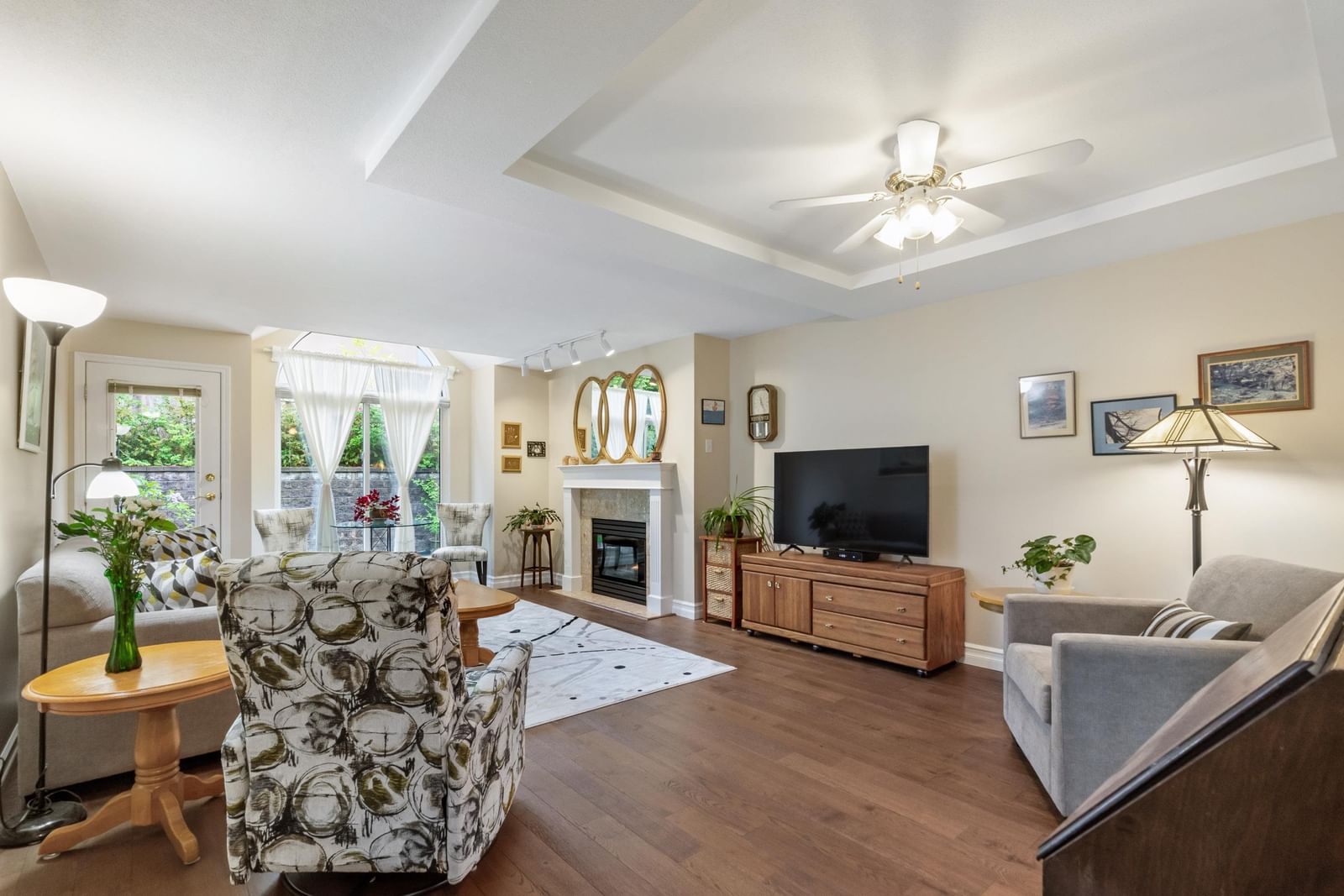 Listing Image 14